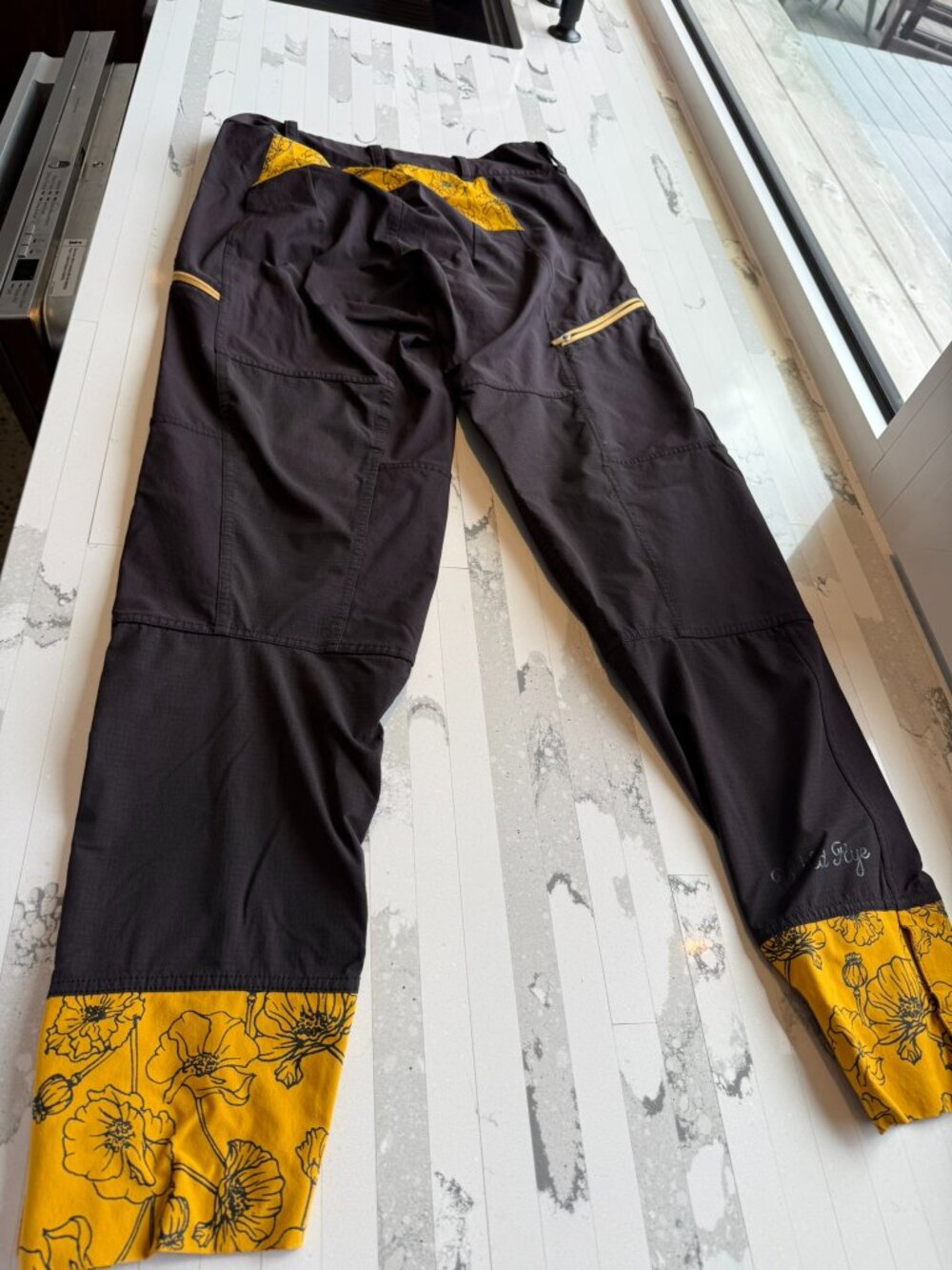 Wild Rye Bike Pants - Picture 12 of 15
